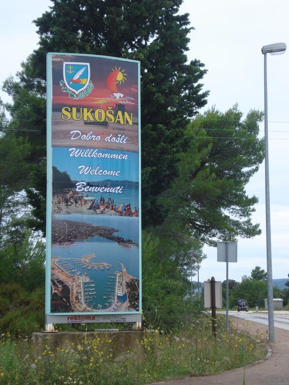 Apartment Ruzica Sukošan Buitenkant foto